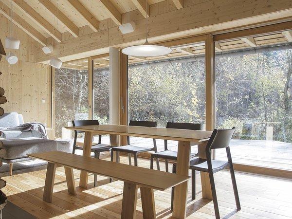 Aldra Anmutung Hebe-Schiebe-Tür aus Holz Innenansicht