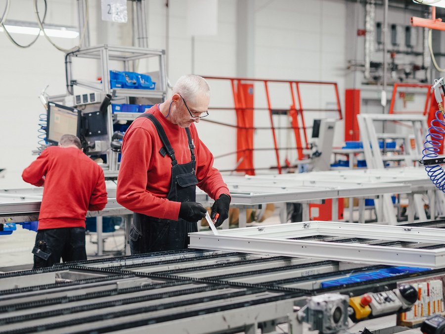 Aldra Fertigung Einblicke